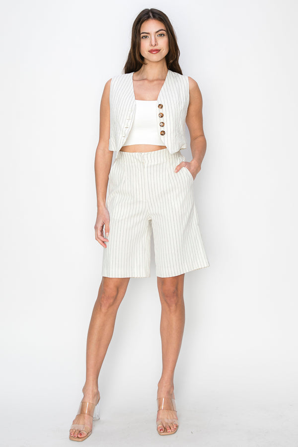 • SKU: V4136S3065- SET• S-M-L• Hand wash only.The vest boasts a single-color base adorned with subtle al. The stripes may vary in thickness and pattern, contributing to an elegant and modestripes, adding a touch of visual appern design.