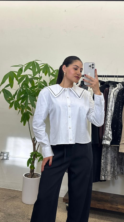 White Button-Up Blouse with Statement Collar – Elegant & Chic Look