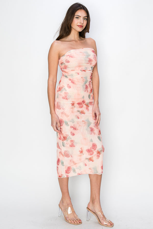 • SKU: D6068 • S-M-L (2-2-2) • Hand wash only • A long dress for women crafted from floral fabric, featuring a sleeveless design. The garment is adorned with a floral pattern on the fabric, and its design includes a sleeveless cut, providing an open and elegant look. • The dress is characterized by its extended length, creating a graceful and flowing appearance, with the floral fabric adding a touch of feminine charm to the overall aesthetic." the best quality & wholesale w/ onenmoreusa.com