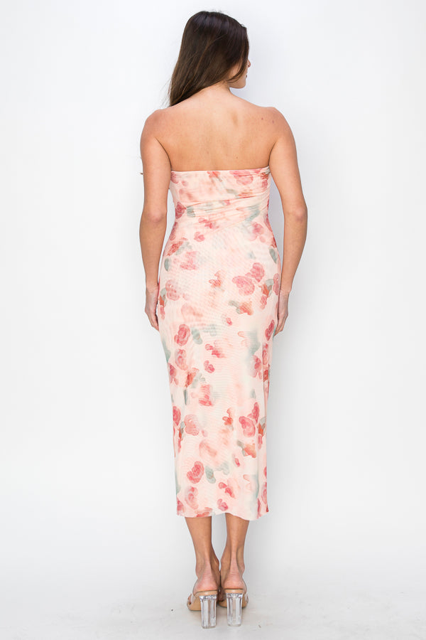 • SKU: D6068 • S-M-L (2-2-2) • Hand wash only • A long dress for women crafted from floral fabric, featuring a sleeveless design. The garment is adorned with a floral pattern on the fabric, and its design includes a sleeveless cut, providing an open and elegant look. • The dress is characterized by its extended length, creating a graceful and flowing appearance, with the floral fabric adding a touch of feminine charm to the overall aesthetic." the best quality & wholesale w/ onenmoreusa.com