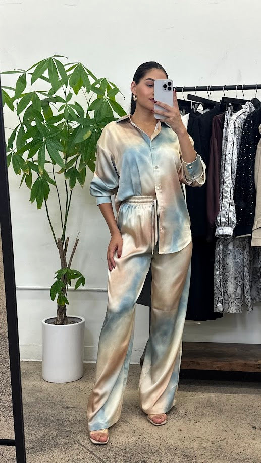 Satin Tie-Dye Lounge Set – Button-Up Shirt & Wide-Leg Pants