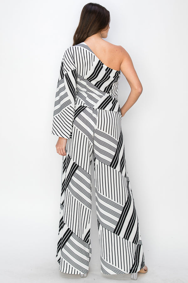 • SKU: T5366, P2221-SET • S-M-L (2-2-2) • Hand wash only •This garment is a top featuring two diagonal stripes with distinct prints, and it is designed asymmetrically with one side intended to be worn off the shoulder. • This is a SET, No Split Sale on top & bottom Note: 6 Pcs of Top in a pack & 6 Pcs of Pants in a pack are separated . high quality & wholesale price w/ onenmoreusa.com