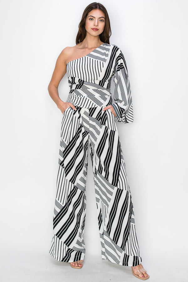 • SKU: T5366, P2221-SET • S-M-L (2-2-2) • Hand wash only •This garment is a top featuring two diagonal stripes with distinct prints, and it is designed asymmetrically with one side intended to be worn off the shoulder. • This is a SET, No Split Sale on top & bottom Note: 6 Pcs of Top in a pack & 6 Pcs of Pants in a pack are separated . high quality & wholesale price w/ onenmoreusa.com